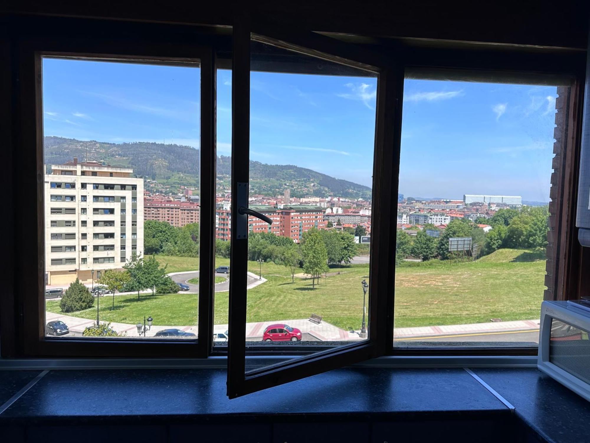 Acogedor Apartamento Con Vistas A La Catedral Y Parking Oviedo Kültér fotó